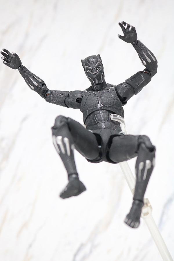 MAFEX　ブラックパンサー　レビュー　アクション