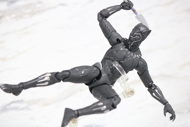 MAFEX　ブラックパンサー　レビュー　アクション