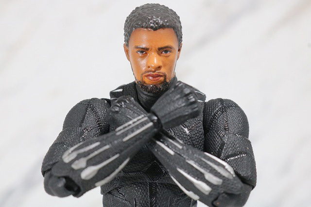 MAFEX　ブラックパンサー　レビュー　アクション