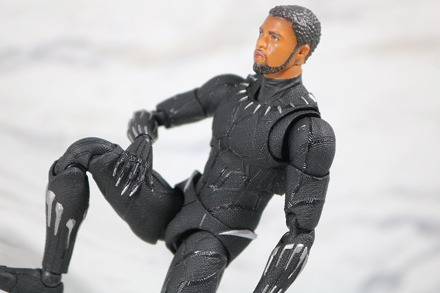 MAFEX　ブラックパンサー　レビュー　アクション