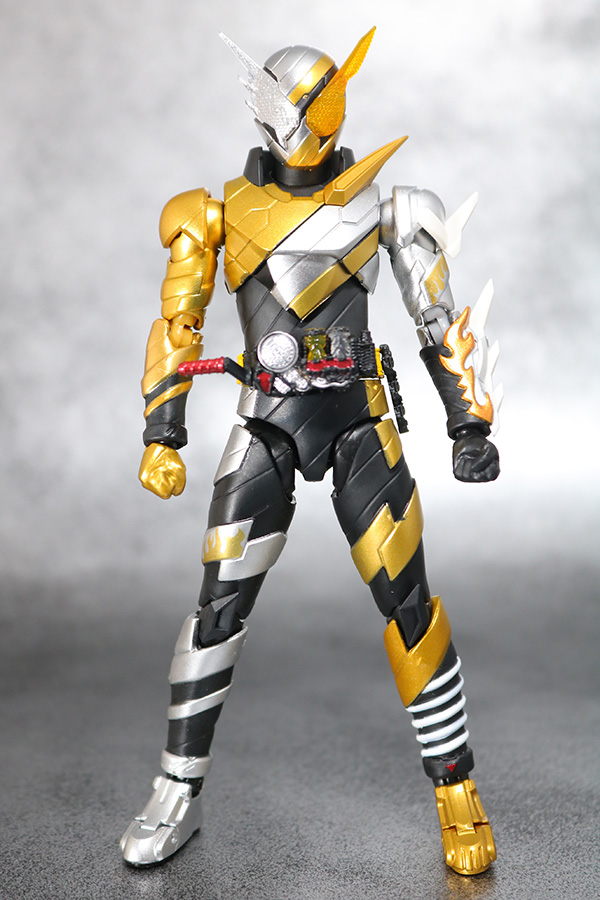 S.H.フィギュアーツ　仮面ライダービルド　トライアルフォーム　ラビットドラゴン　レビュー　全身