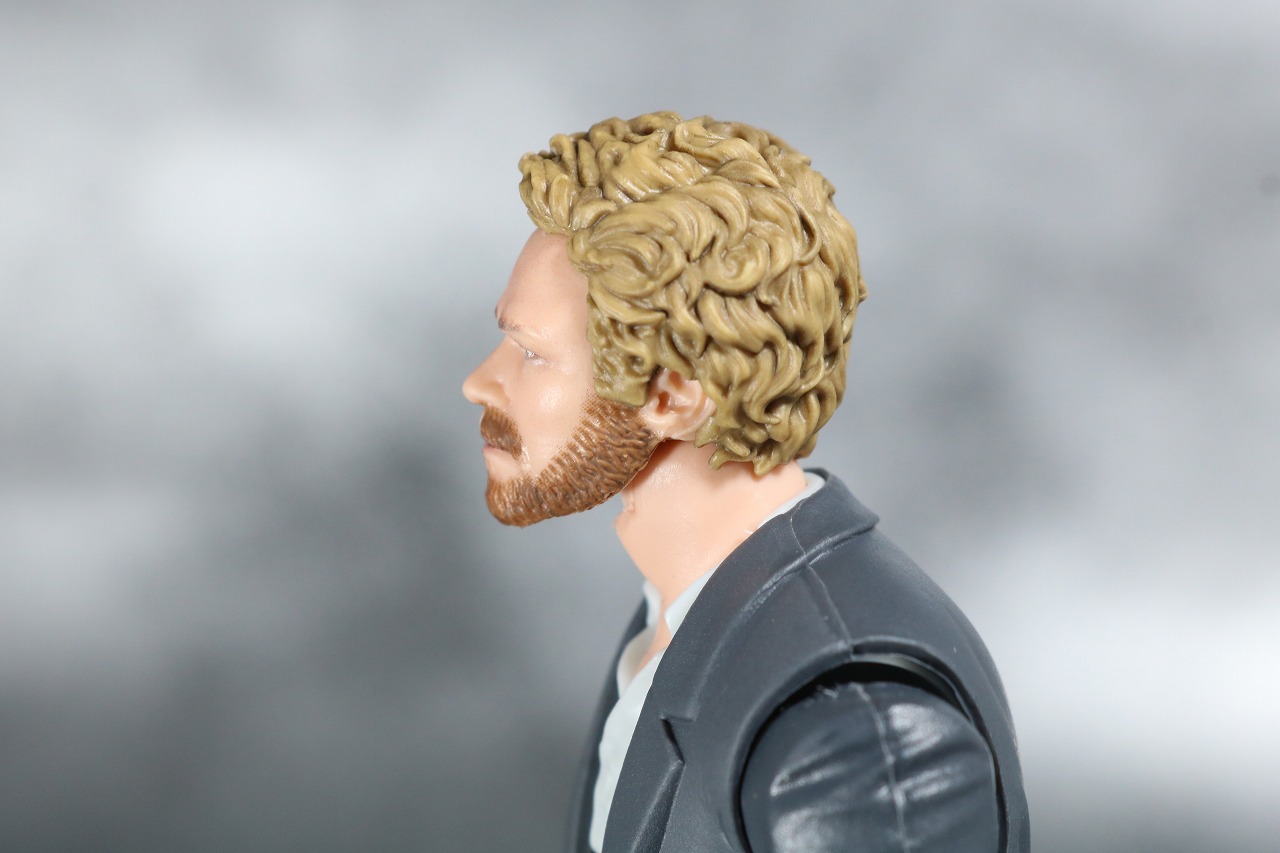 マーベルレジェンド　アイアンフィスト　ザ・ディフェンダーズ　レビュー　可動範囲