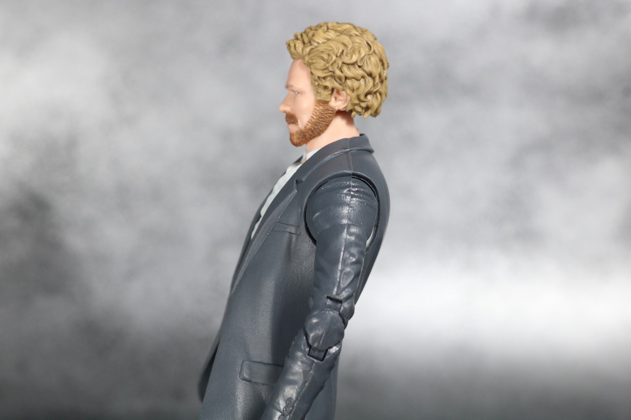 マーベルレジェンド　アイアンフィスト　ザ・ディフェンダーズ　レビュー　可動範囲