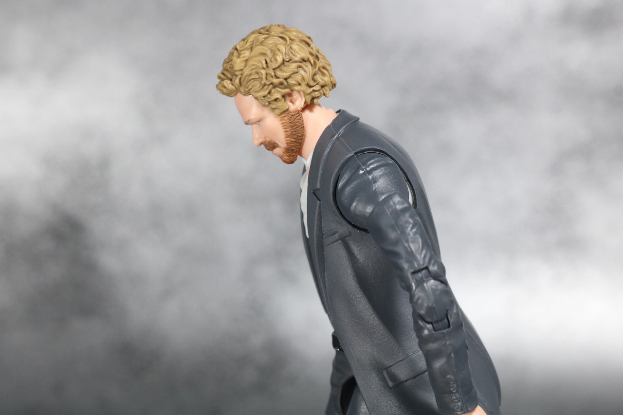 マーベルレジェンド　アイアンフィスト　ザ・ディフェンダーズ　レビュー　可動範囲