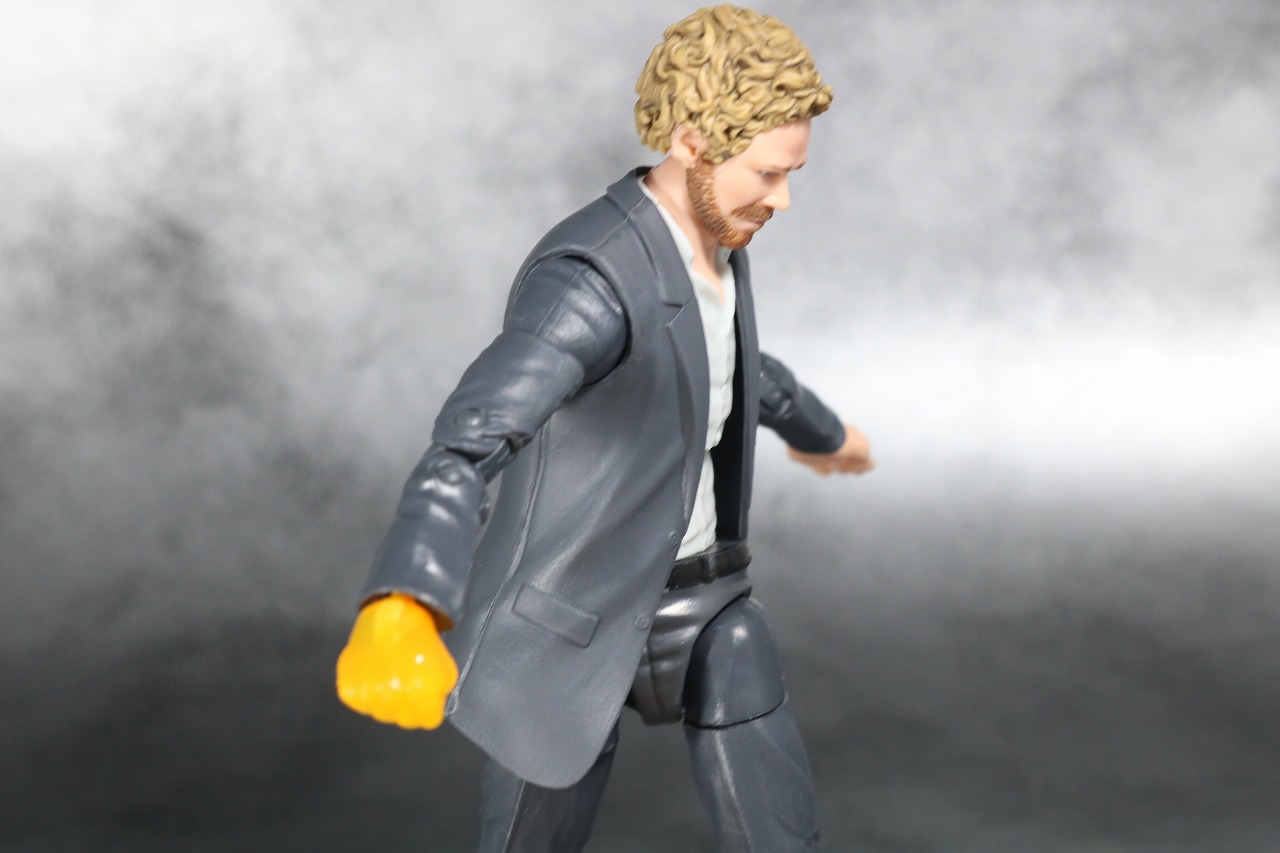 マーベルレジェンド　アイアンフィスト　ザ・ディフェンダーズ　レビュー　可動範囲