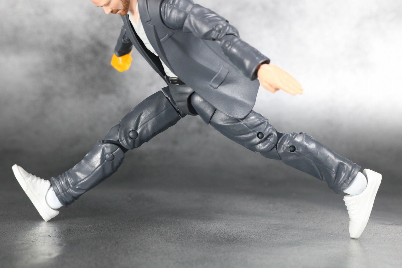 マーベルレジェンド　アイアンフィスト　ザ・ディフェンダーズ　レビュー　可動範囲