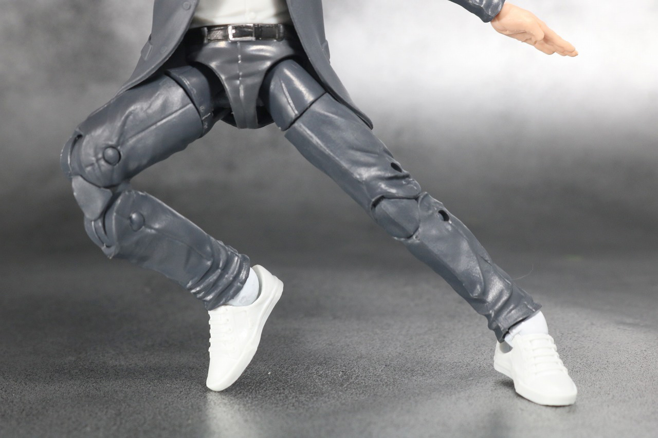 マーベルレジェンド　アイアンフィスト　ザ・ディフェンダーズ　レビュー　可動範囲