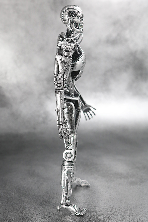 NECA　T-800　エンドスケルトン　ターミネーター2　レビュー　全身
