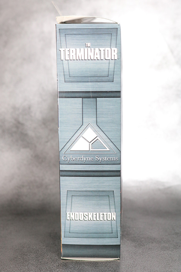 NECA　T-800　エンドスケルトン　ターミネーター2　レビュー　パッケージ