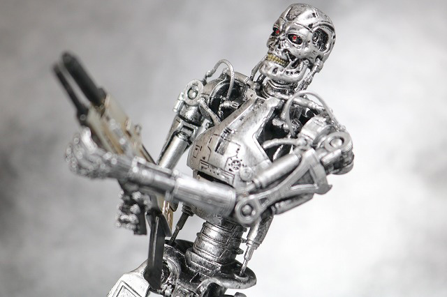 NECA　T-800　エンドスケルトン　ターミネーター2　レビュー　アクション