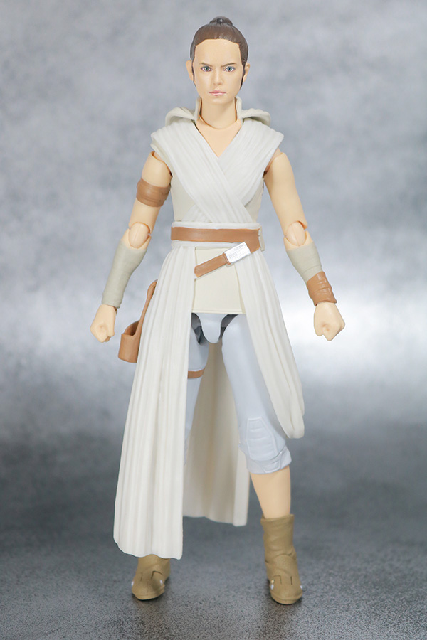 S.H.フィギュアーツ　レイ　（STAR WARS: The Rise of Skywalker）　スカイウォーカーの夜明け　レビュー　全身
