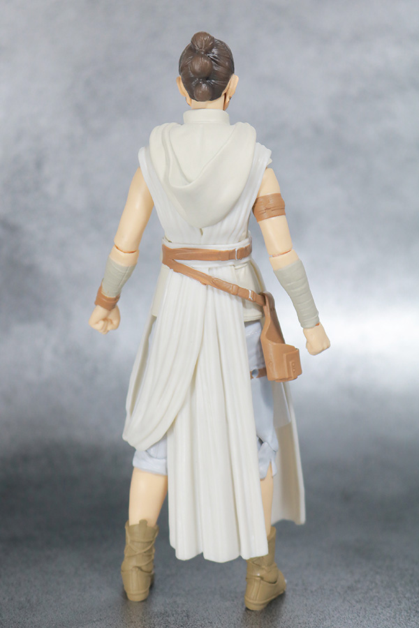 S.H.フィギュアーツ　レイ　（STAR WARS: The Rise of Skywalker）　スカイウォーカーの夜明け　レビュー　全身