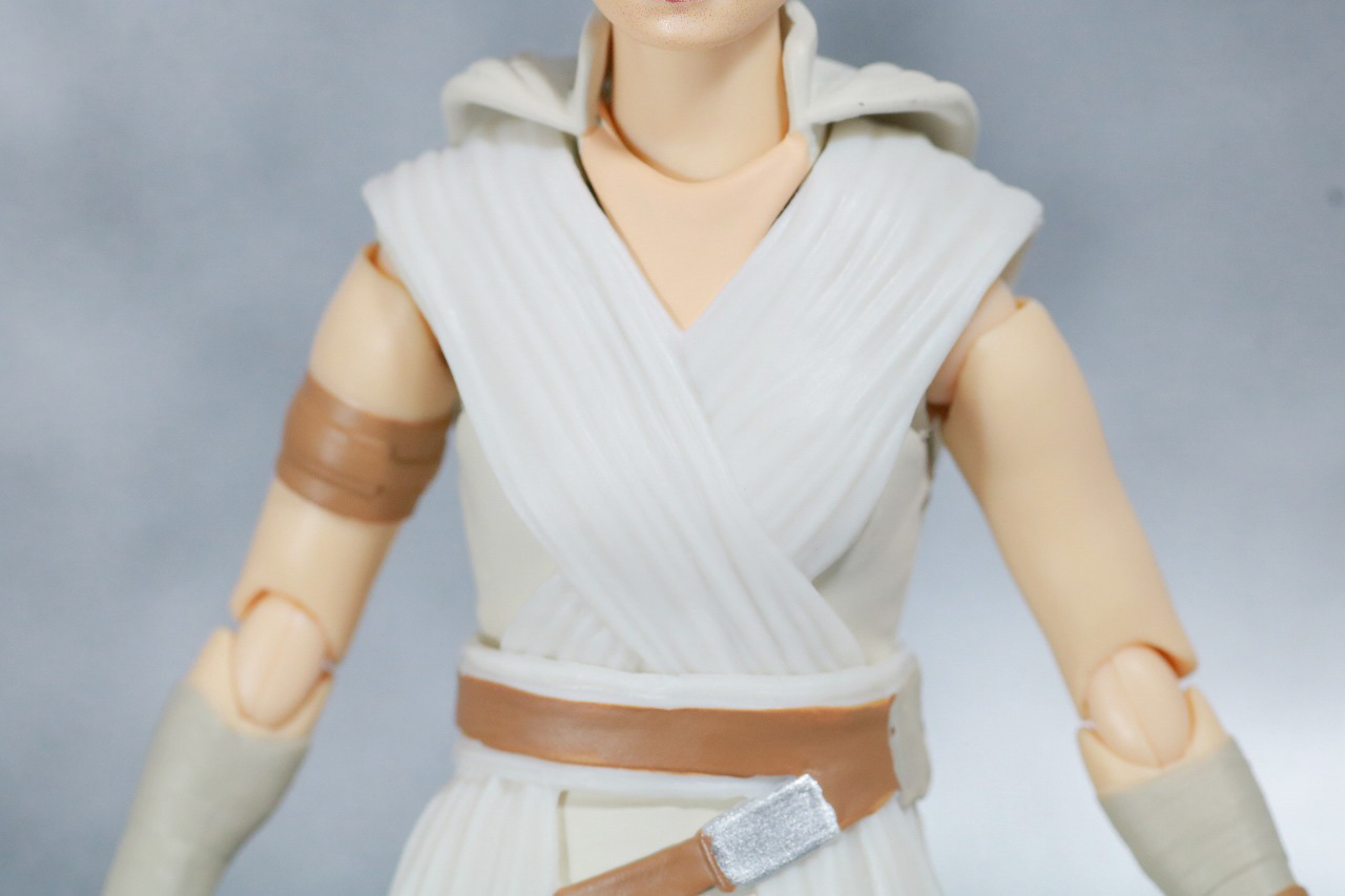 S.H.フィギュアーツ　レイ　（STAR WARS: The Rise of Skywalker）　スカイウォーカーの夜明け　レビュー　全身