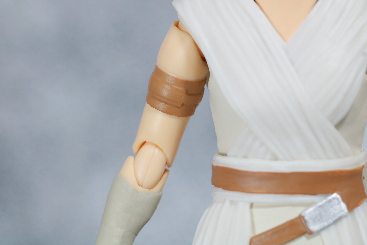 S.H.フィギュアーツ　レイ　（STAR WARS: The Rise of Skywalker）　スカイウォーカーの夜明け　レビュー　全身