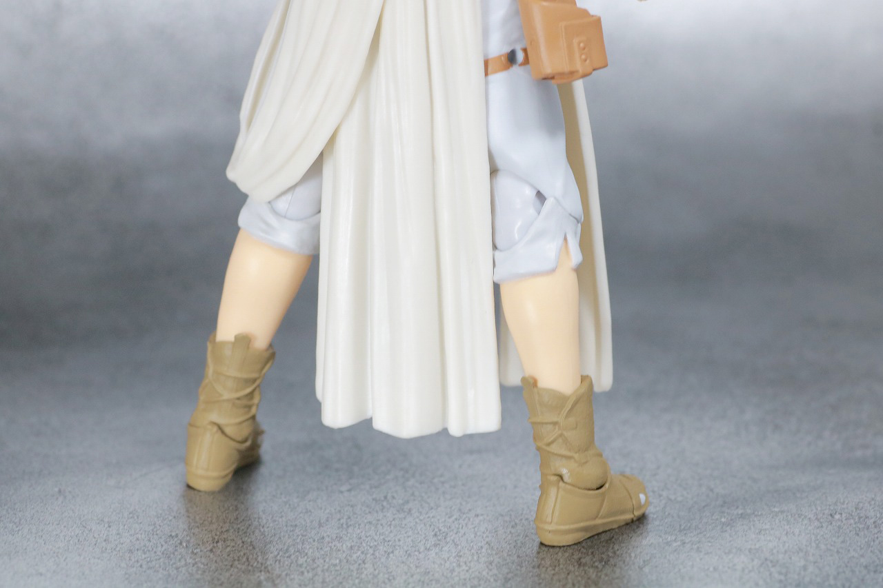 S.H.フィギュアーツ　レイ　（STAR WARS: The Rise of Skywalker）　スカイウォーカーの夜明け　レビュー　全身