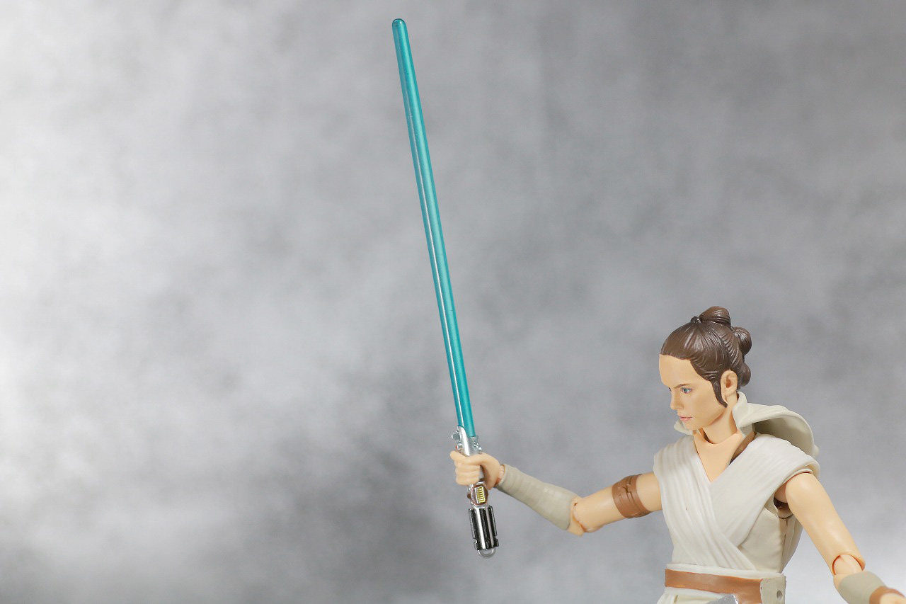 S.H.フィギュアーツ　レイ　（STAR WARS: The Rise of Skywalker）　スカイウォーカーの夜明け　レビュー　付属品　ライトセイバー