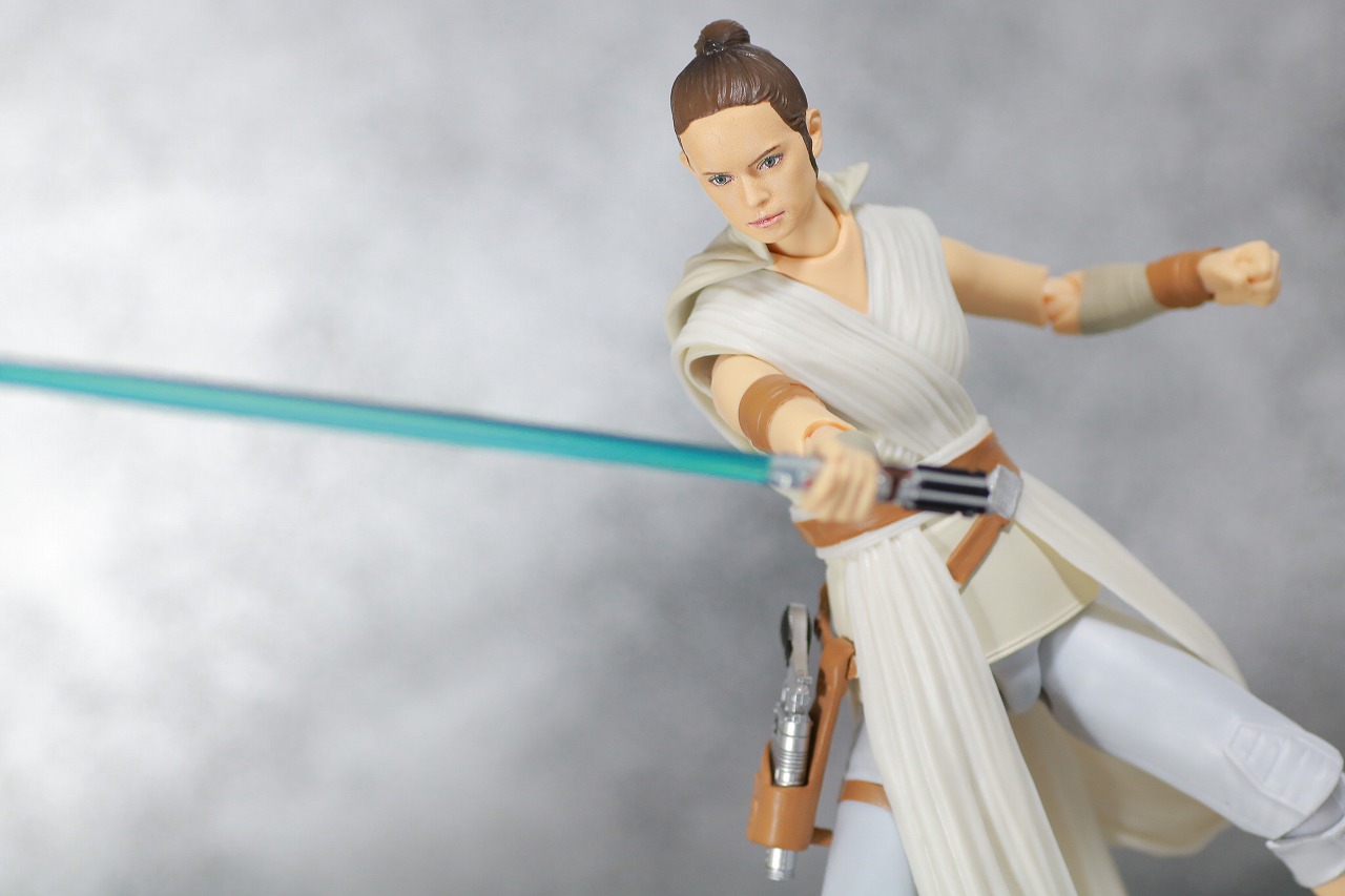 S.H.フィギュアーツ　レイ　D-O　（STAR WARS: The Rise of Skywalker）　スカイウォーカーの夜明け　レビュー　アクション