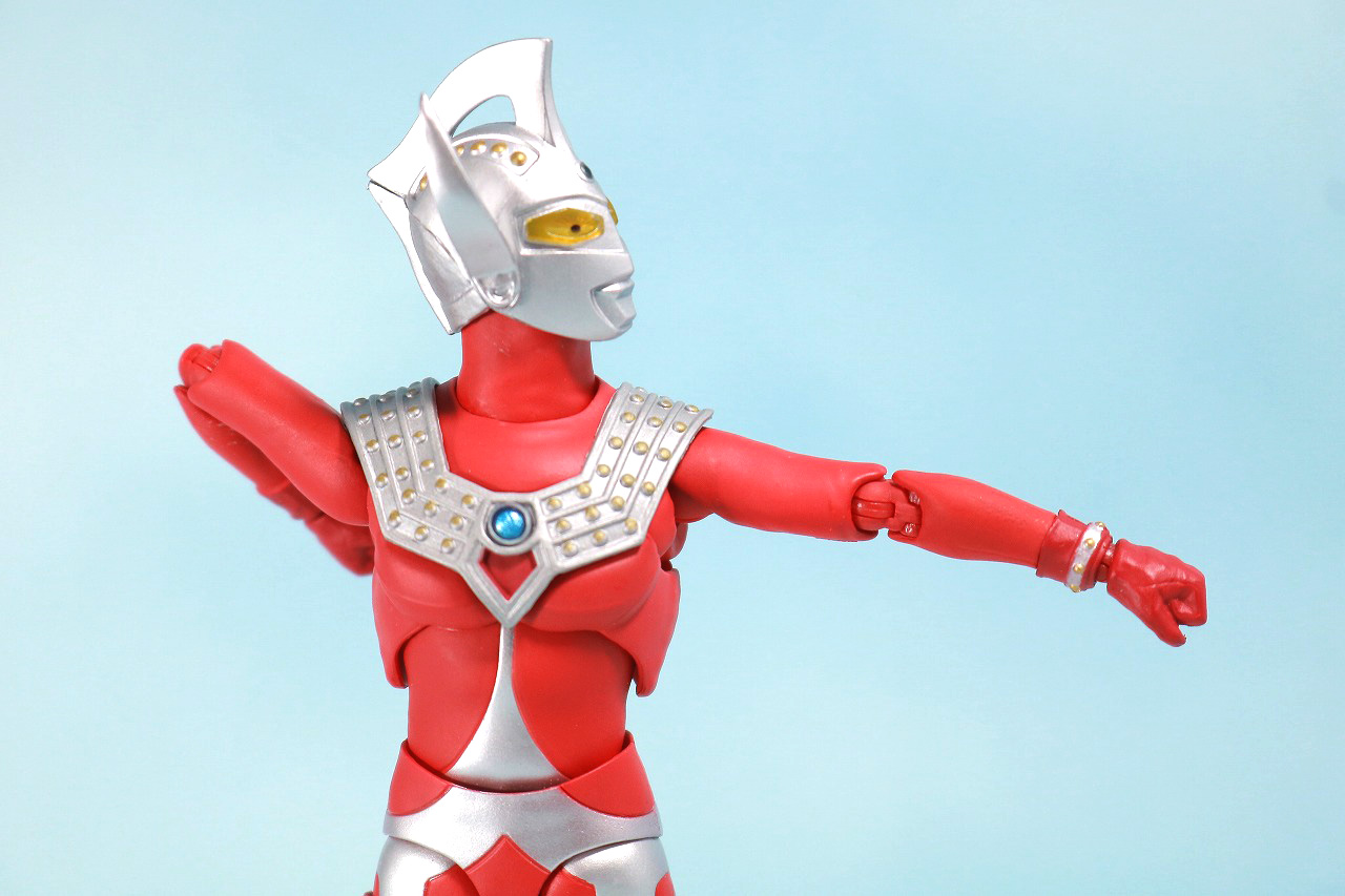 S.H.フィギュアーツ　ウルトラマンタロウ　レビュー　可動範囲