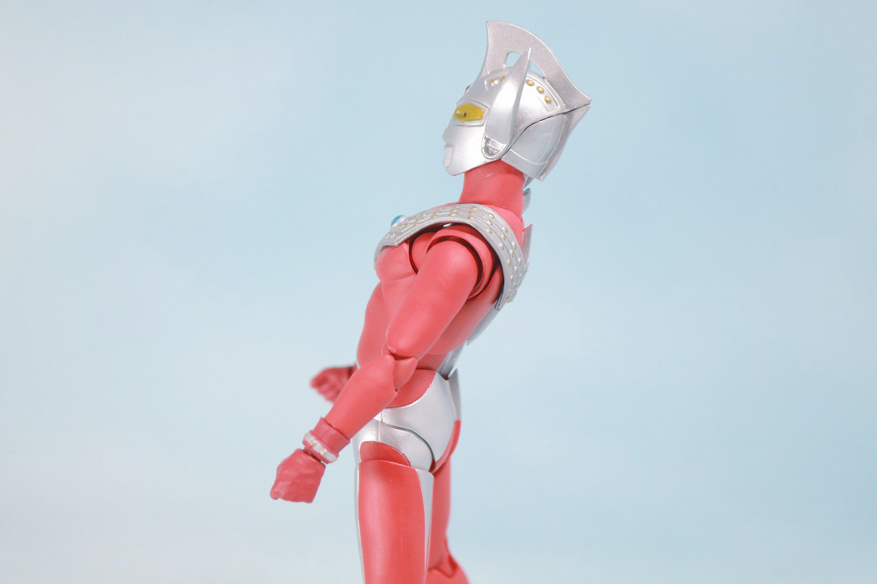 S.H.フィギュアーツ　ウルトラマンタロウ　レビュー　可動範囲