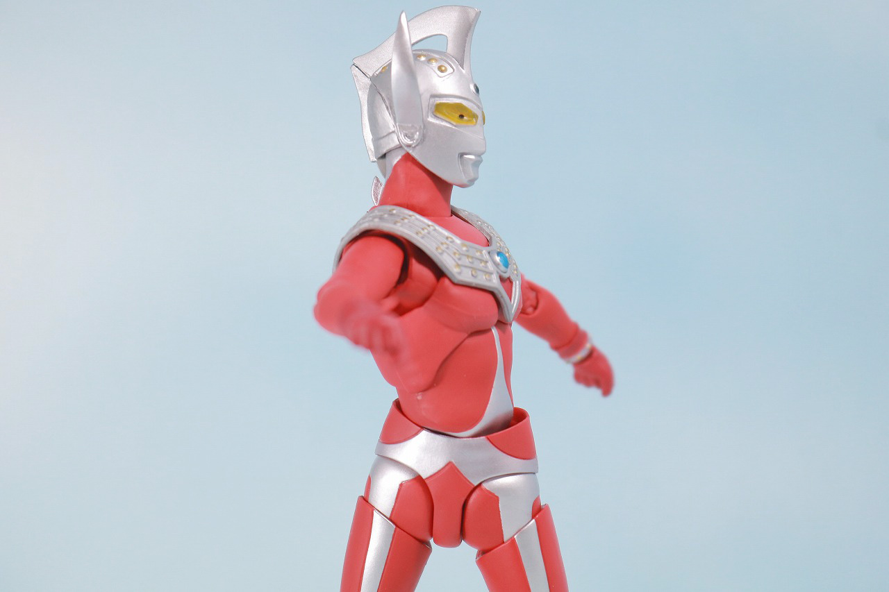 S.H.フィギュアーツ　ウルトラマンタロウ　レビュー　可動範囲