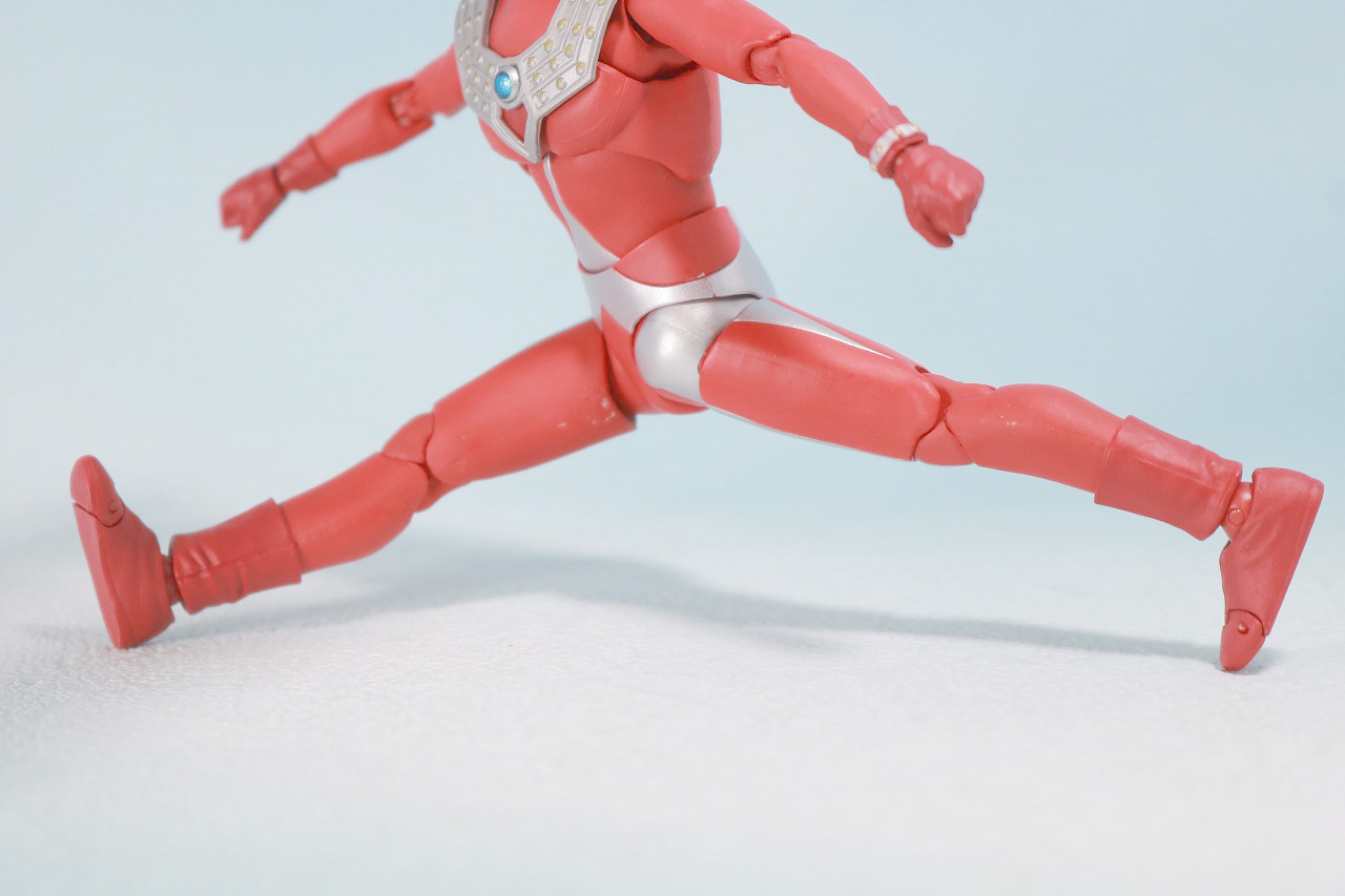S.H.フィギュアーツ　ウルトラマンタロウ　レビュー　可動範囲