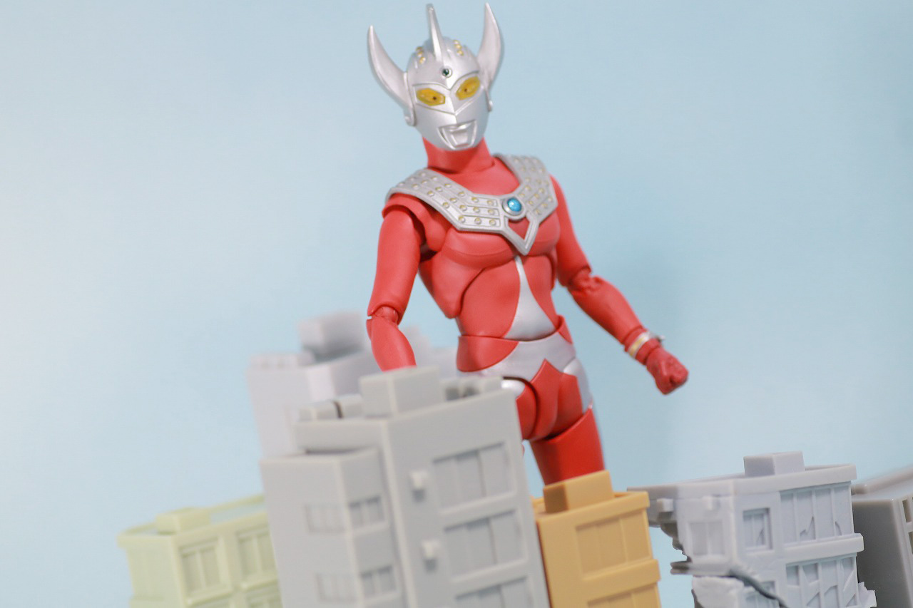 S.H.フィギュアーツ　ウルトラマンタロウ　レビュー　アクション
