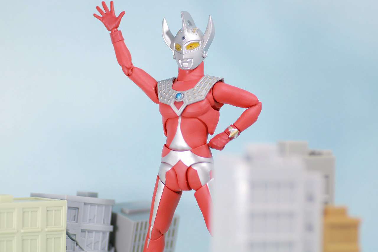 S.H.フィギュアーツ　ウルトラマンタロウ　レビュー　アクション