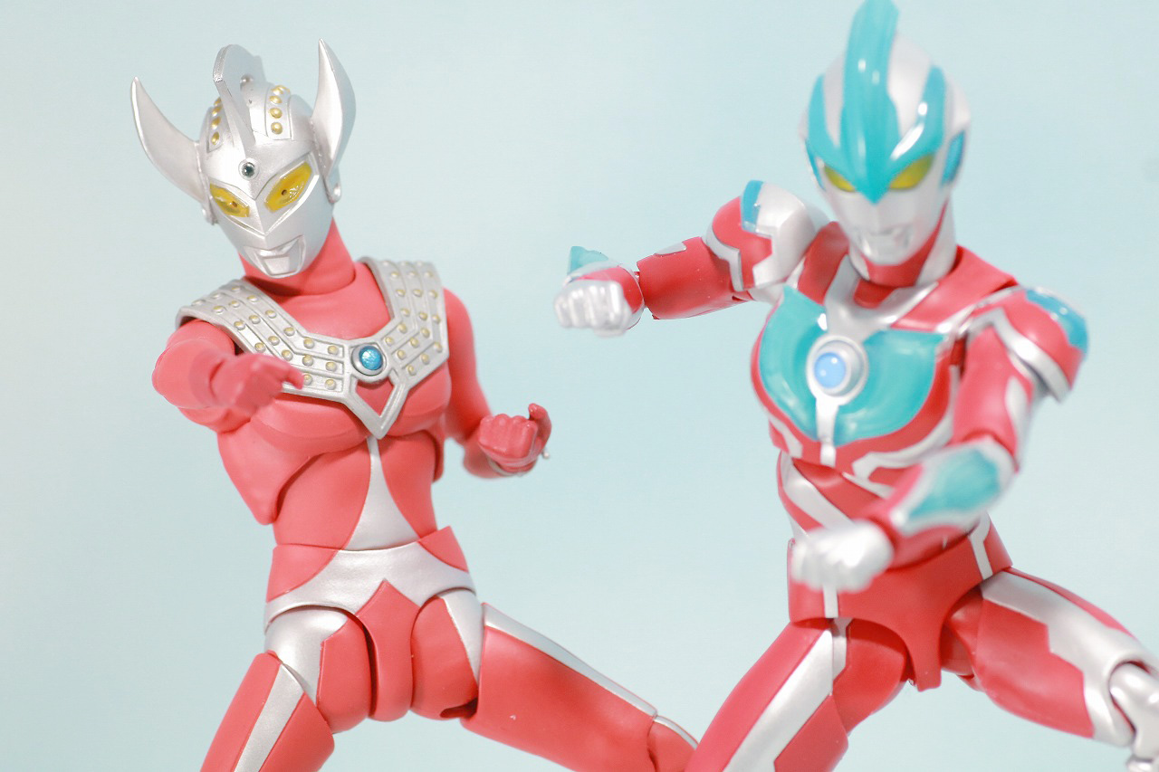S.H.フィギュアーツ　ウルトラマンタロウ　レビュー　アクション　ウルトラマンギンガ