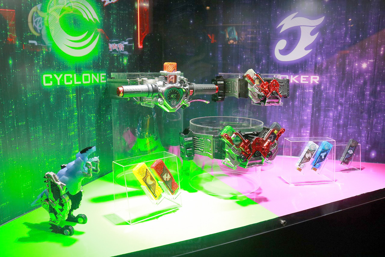 仮面ライダーW　コンセレ　CSMダブルドライバー　ファングメモリ　ロストドライバー　アクセルドライバー　THE HENSHIN　レポート