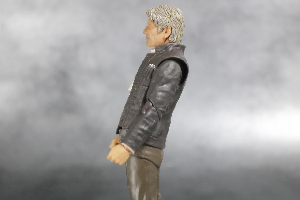 S.H.フィギュアーツ　ハン・ソロ　スターウォーズ：フォースの覚醒　レビュー　可動範囲