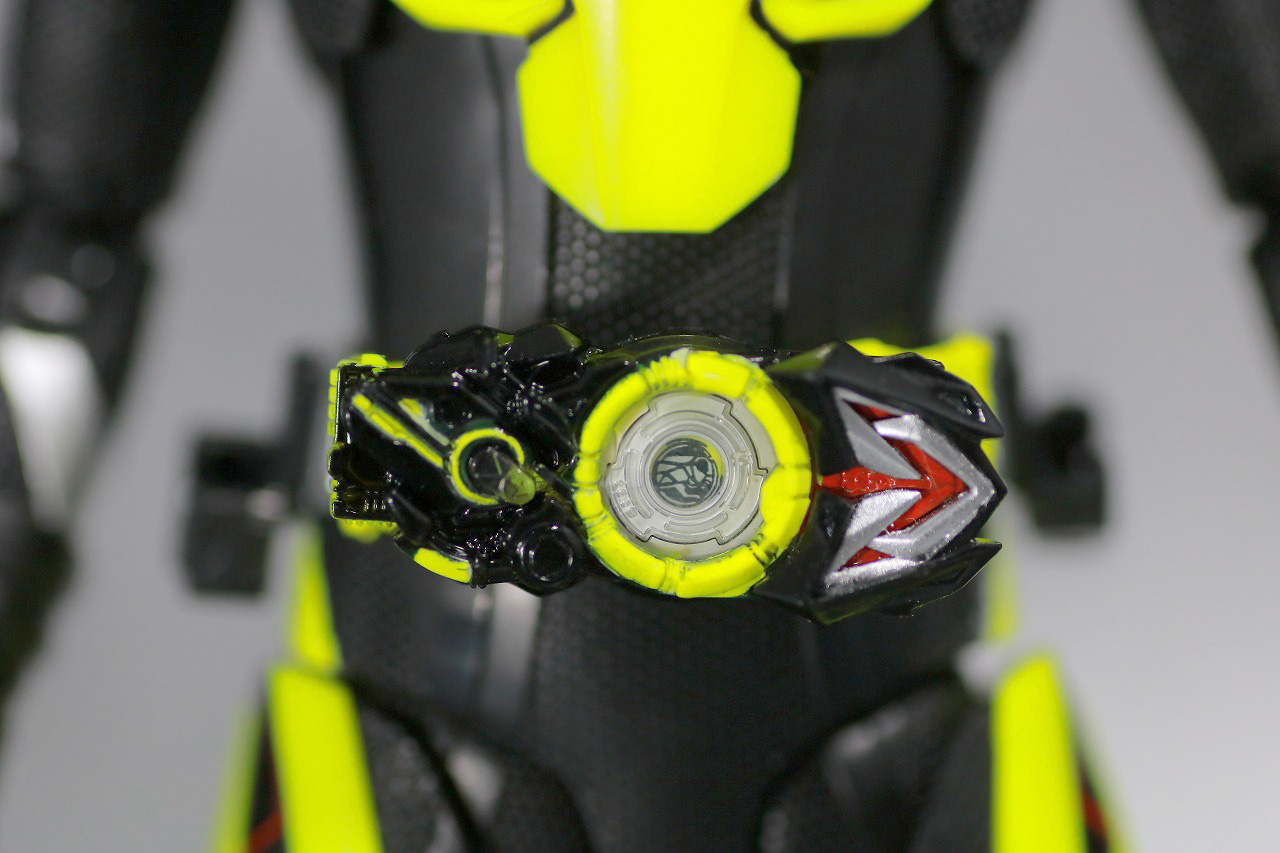 S.H.フィギュアーツ　仮面ライダーゼロワン　ライジングホッパー　レビュー　全身