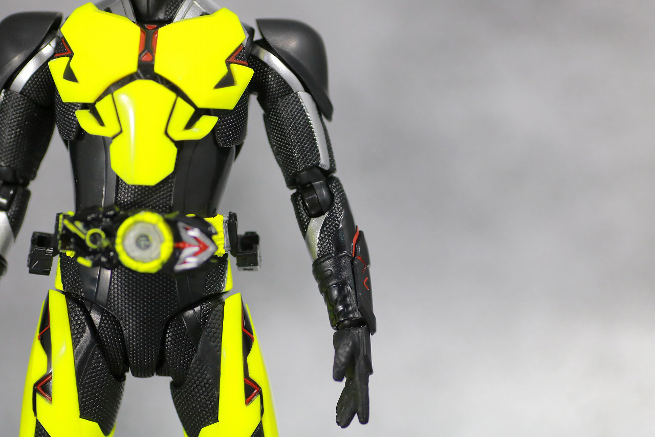 S.H.フィギュアーツ　仮面ライダーゼロワン　ライジングホッパー　レビュー　全身
