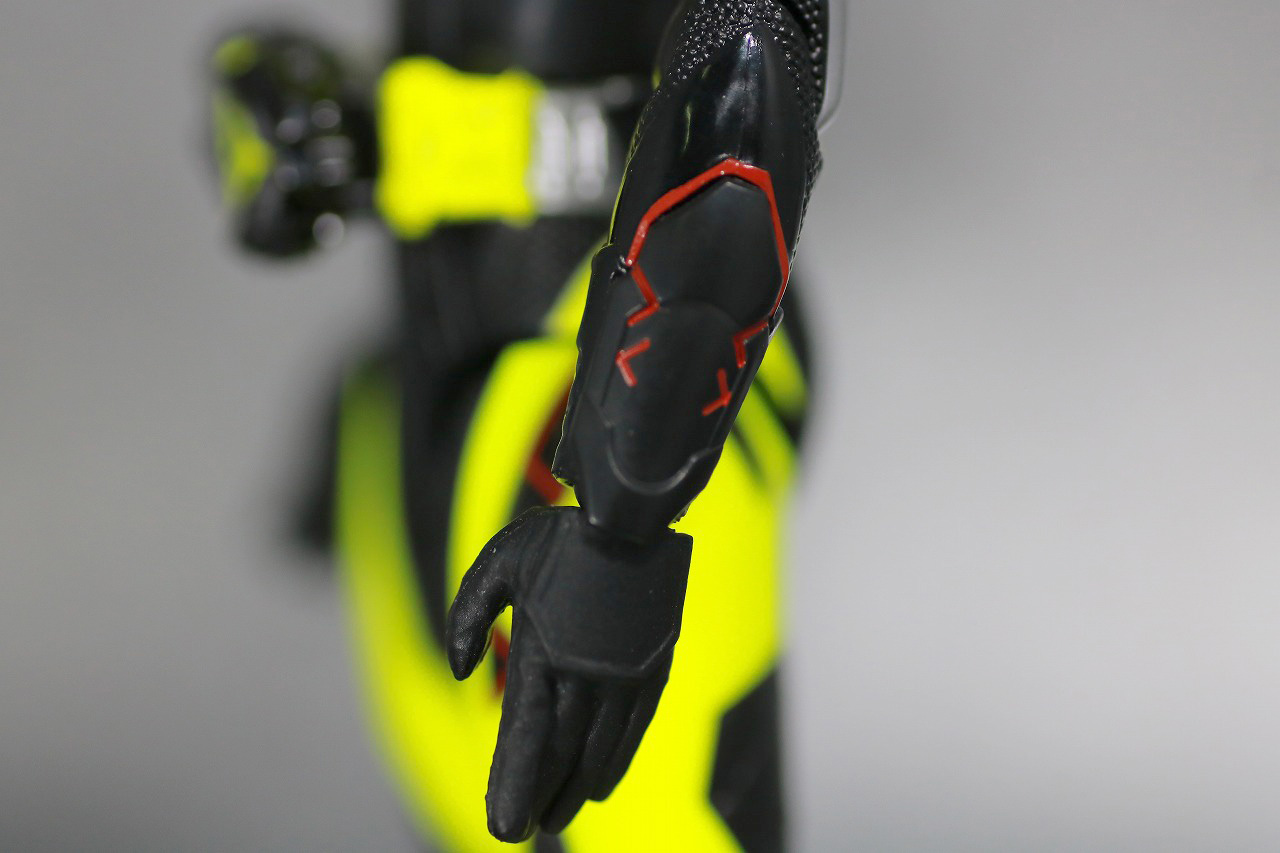 S.H.フィギュアーツ　仮面ライダーゼロワン　ライジングホッパー　レビュー　全身