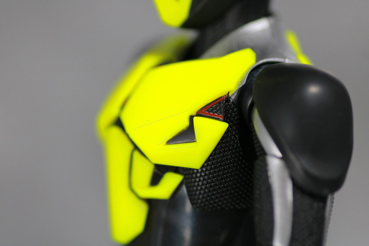 S.H.フィギュアーツ　仮面ライダーゼロワン　ライジングホッパー　レビュー　全身