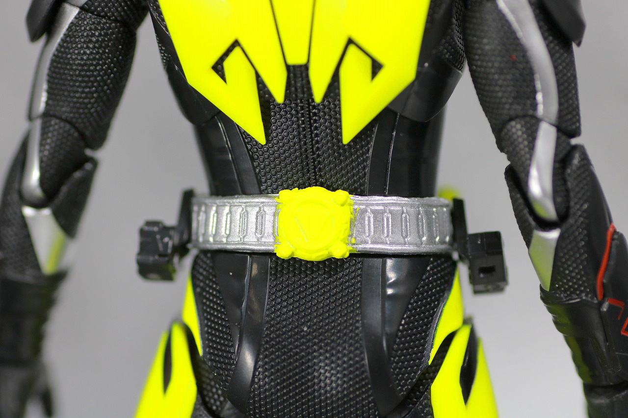 S.H.フィギュアーツ　仮面ライダーゼロワン　ライジングホッパー　レビュー　全身