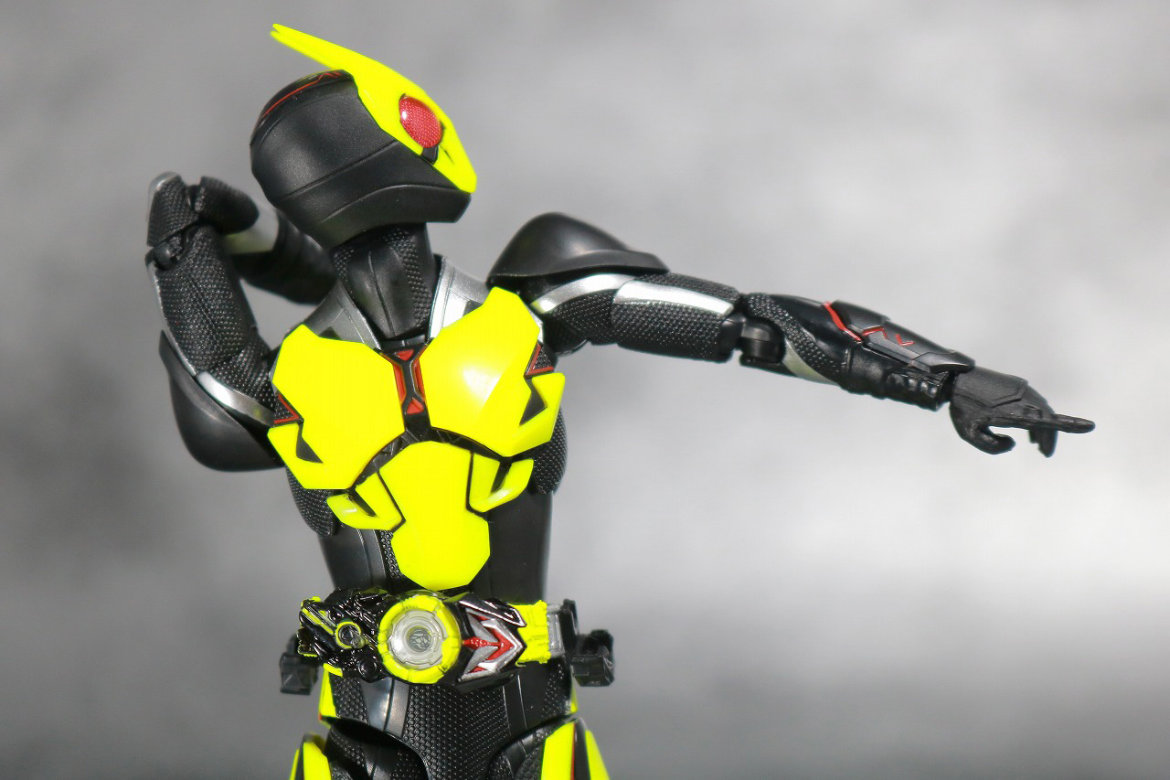 S.H.フィギュアーツ　仮面ライダーゼロワン　ライジングホッパー　レビュー　可動範囲