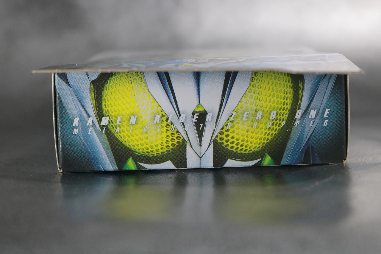 S.H.フィギュアーツ　仮面ライダーゼロワン　メタルクラスタホッパー　レビュー　パッケージ