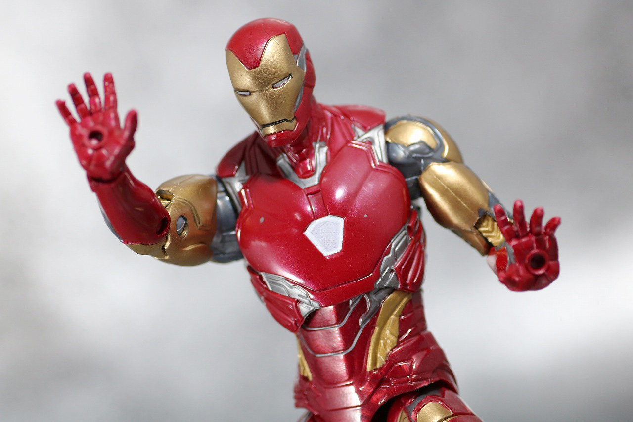 マーベルレジェンド　アイアンマン　マーク85　レビュー　アクション