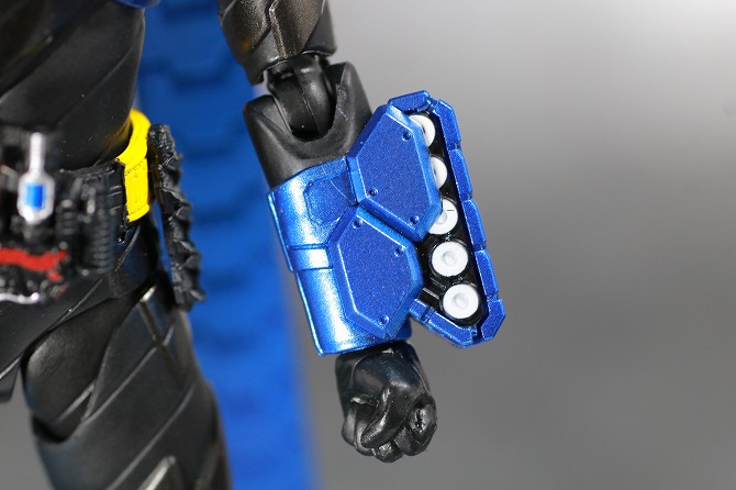 S.H.フィギュアーツ　仮面ライダービルド　タンクタンクフォーム　レビュー　全身