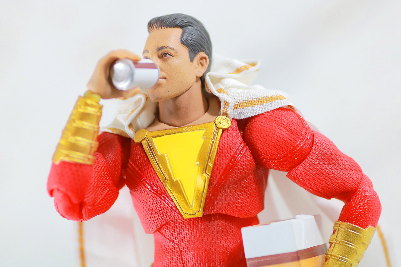 MAFEX　シャザム　レビュー　アクション