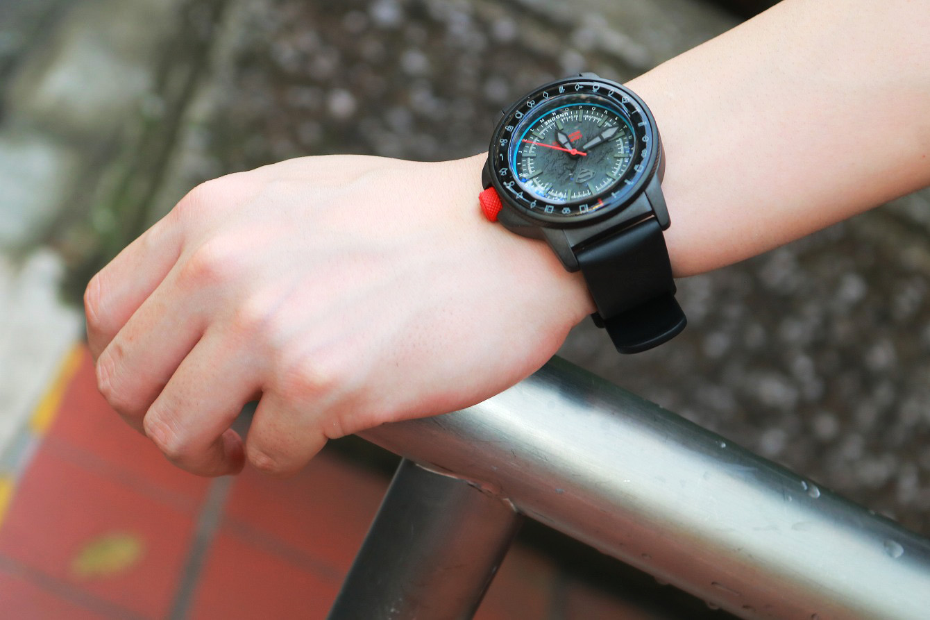 UNDONE SUPERMAN:THE KRYPTONIAN DECRYPTOR　腕時計　レビュー　スーパーマン　コラボ