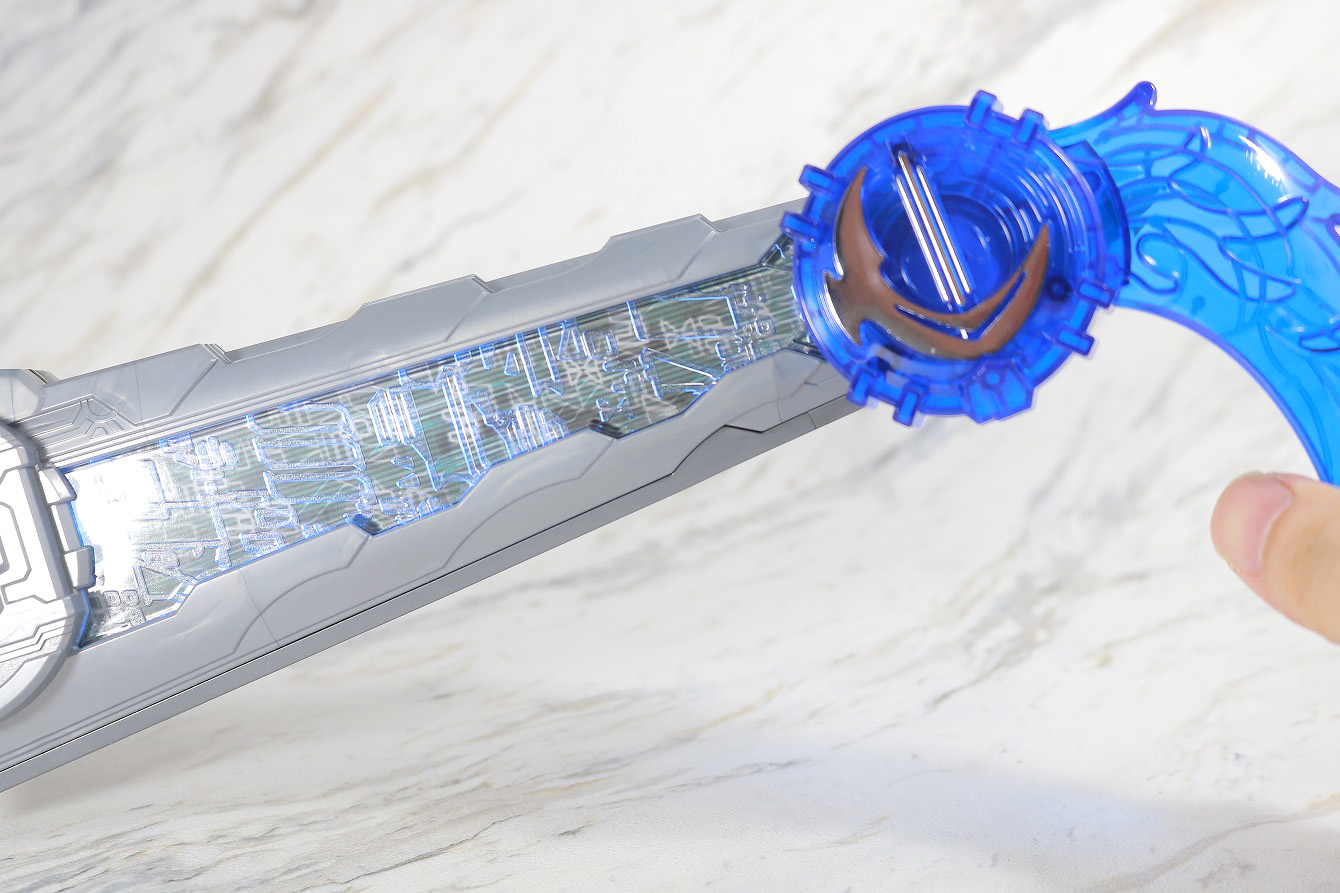 DX聖剣ソードライバー＆水勢剣流水エンブレム＆ライオン戦記ワンダーライドブック　レビュー　水勢剣流水エンブレム