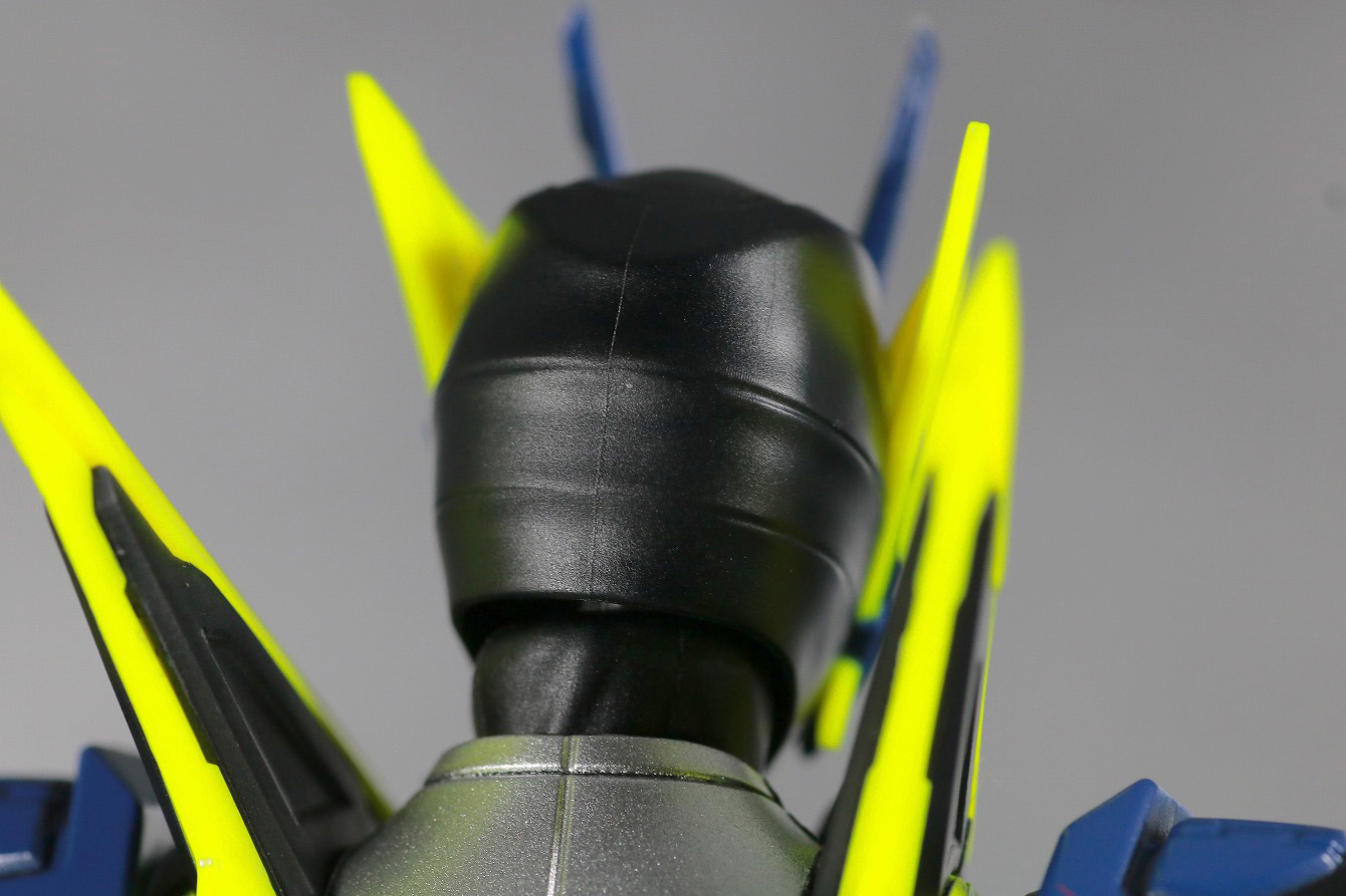 S.H.フィギュアーツ　仮面ライダーゼロワン　シャイニングアサルトホッパー　レビュー　本体