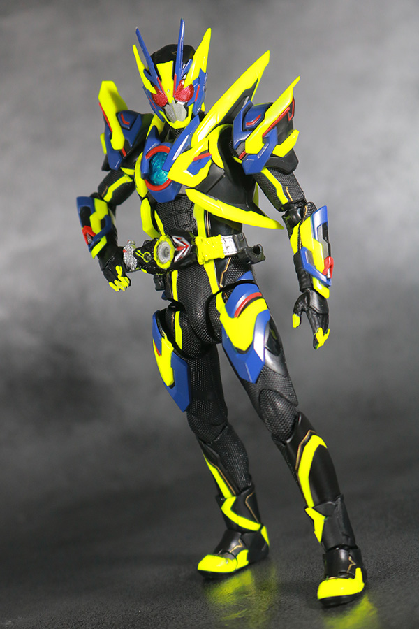 S.H.フィギュアーツ　仮面ライダーゼロワン　シャイニングアサルトホッパー　レビュー　アクション