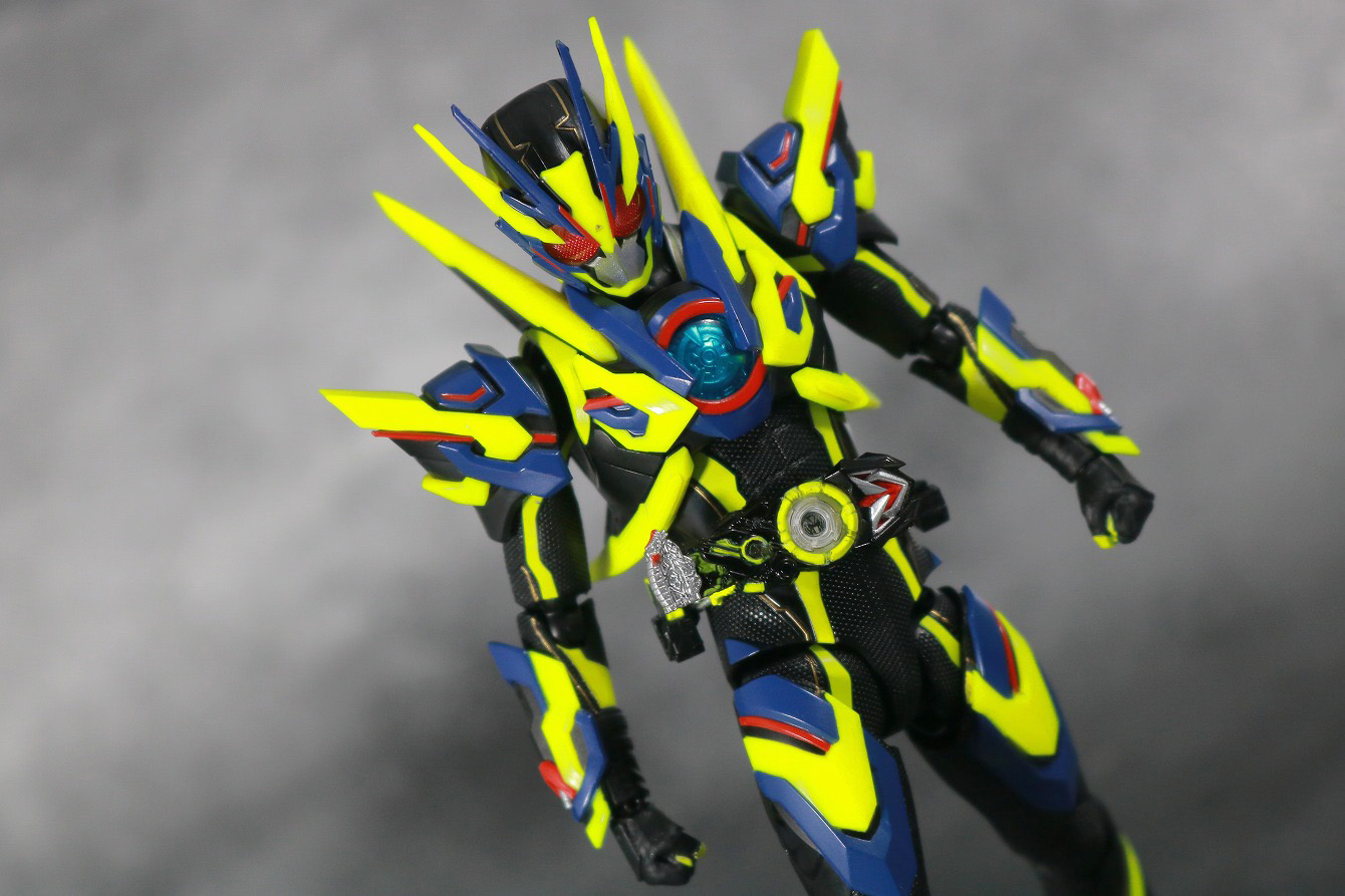 S.H.フィギュアーツ　仮面ライダーゼロワン　シャイニングアサルトホッパー　レビュー　アクション