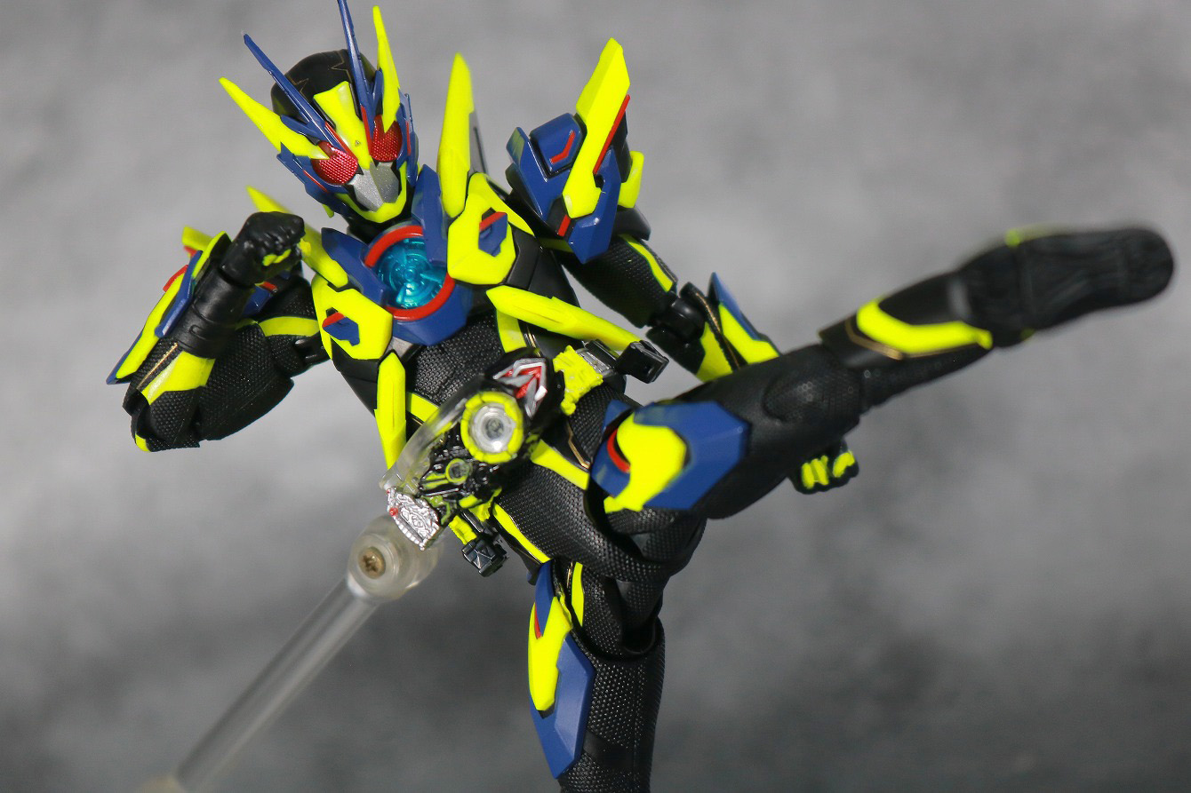 S.H.フィギュアーツ　仮面ライダーゼロワン　シャイニングアサルトホッパー　レビュー　アクション