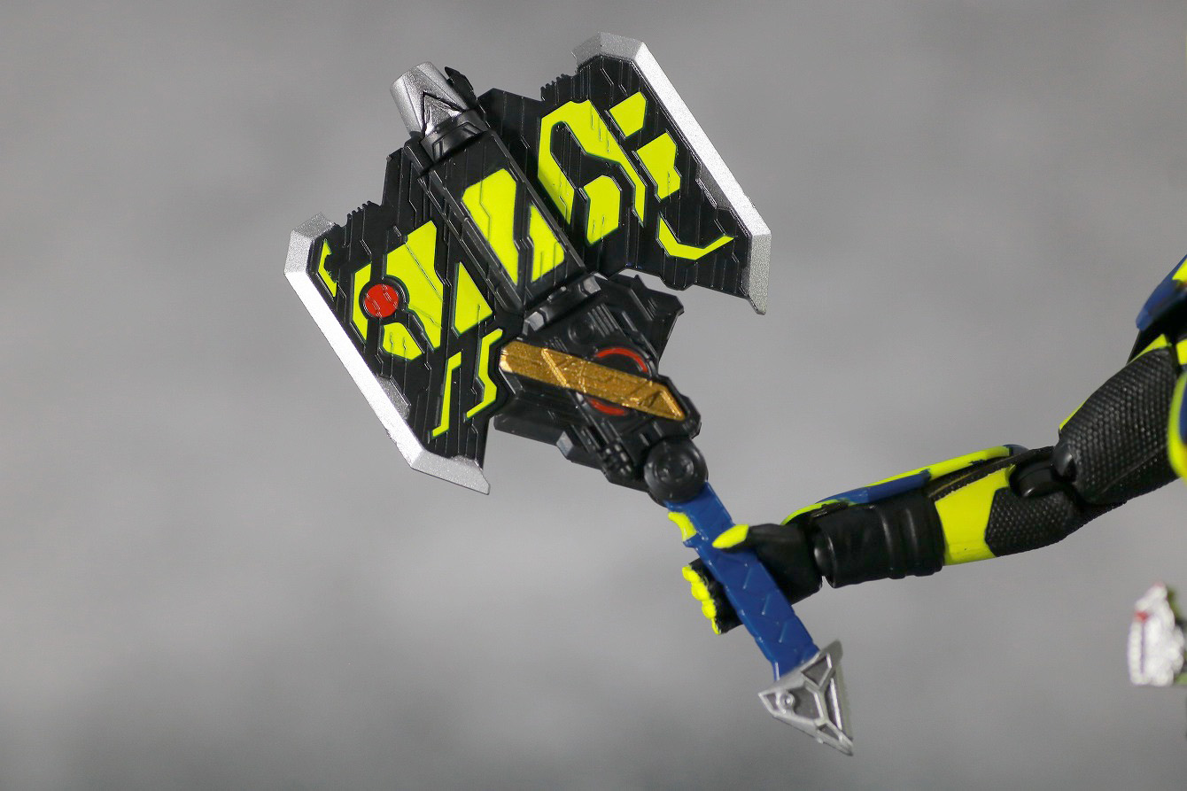 S.H.フィギュアーツ　仮面ライダーゼロワン　シャイニングアサルトホッパー　レビュー　付属品　オーソライズバスター　アックスモード