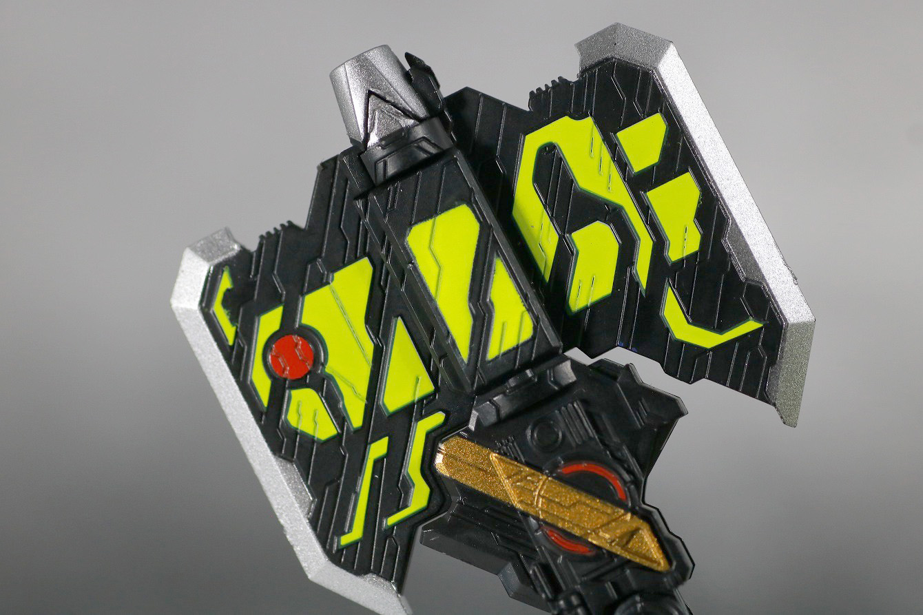 S.H.フィギュアーツ　仮面ライダーゼロワン　シャイニングアサルトホッパー　レビュー　付属品　オーソライズバスター　アックスモード