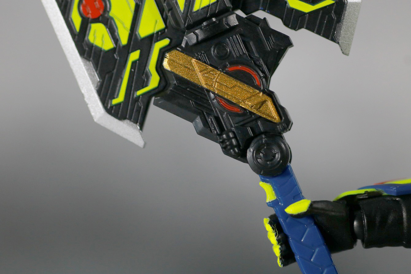 S.H.フィギュアーツ　仮面ライダーゼロワン　シャイニングアサルトホッパー　レビュー　付属品　オーソライズバスター　アックスモード