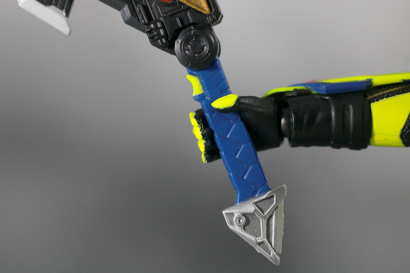 S.H.フィギュアーツ　仮面ライダーゼロワン　シャイニングアサルトホッパー　レビュー　付属品　オーソライズバスター　アックスモード